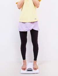 飲み会続きでも体重減!?　ズボラ女性向けの最強“楽々”ダイエットとは